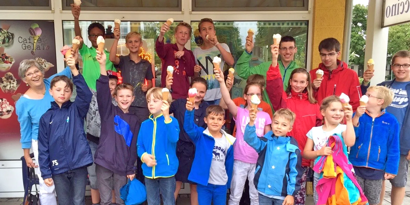 Lange Tradition: das gemeinsame Eis zum Schuljahres-Ende